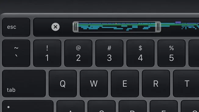 Yeni Macbook Pro 13 ve Magic Keyboard